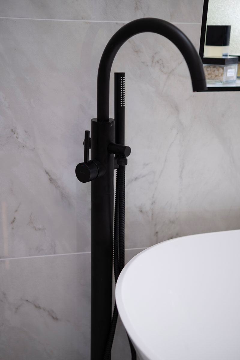 Sleek & serene bathroom