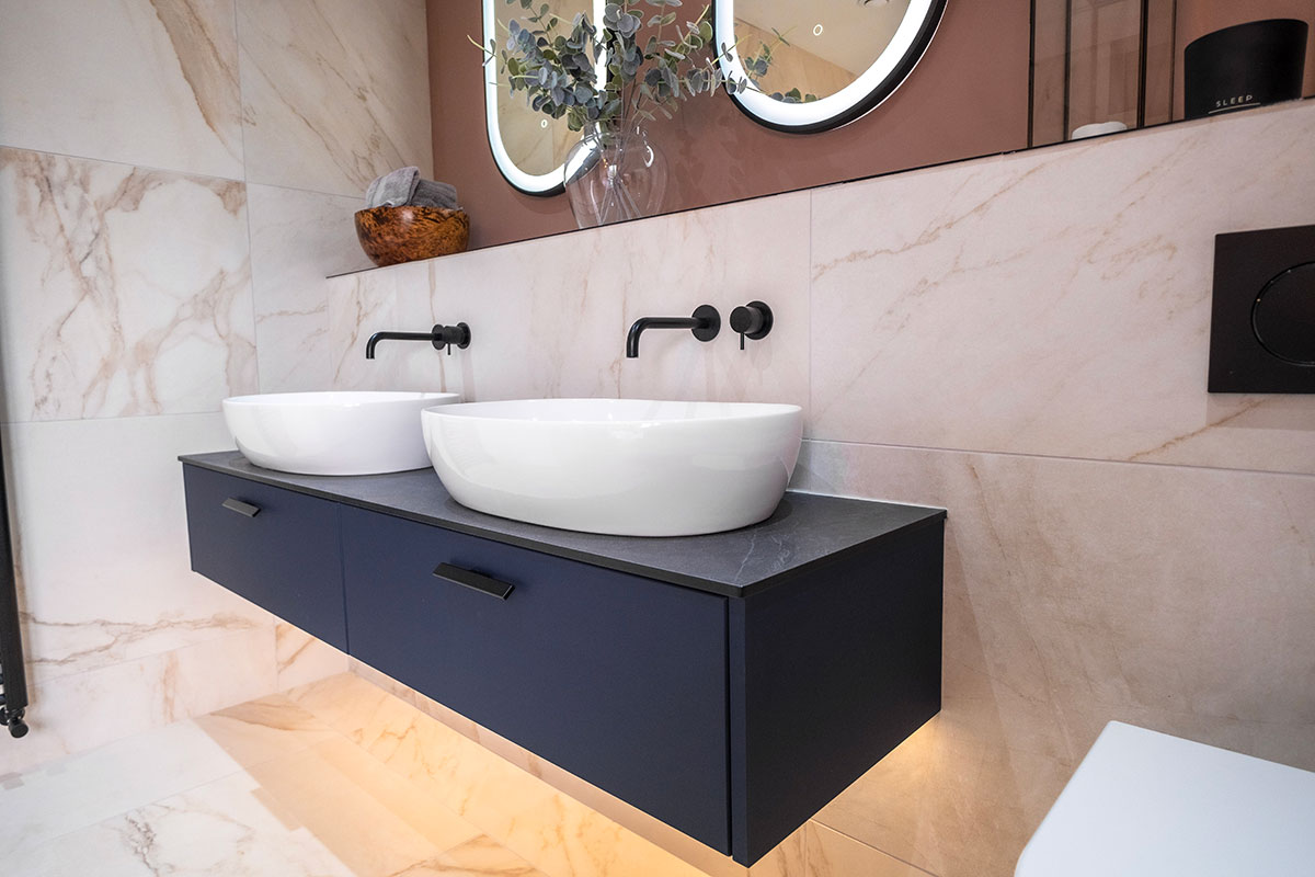 Lovely & inviting ensuite